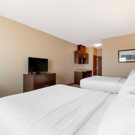 Best Western Plus Moosomin Hotel Exterior photo