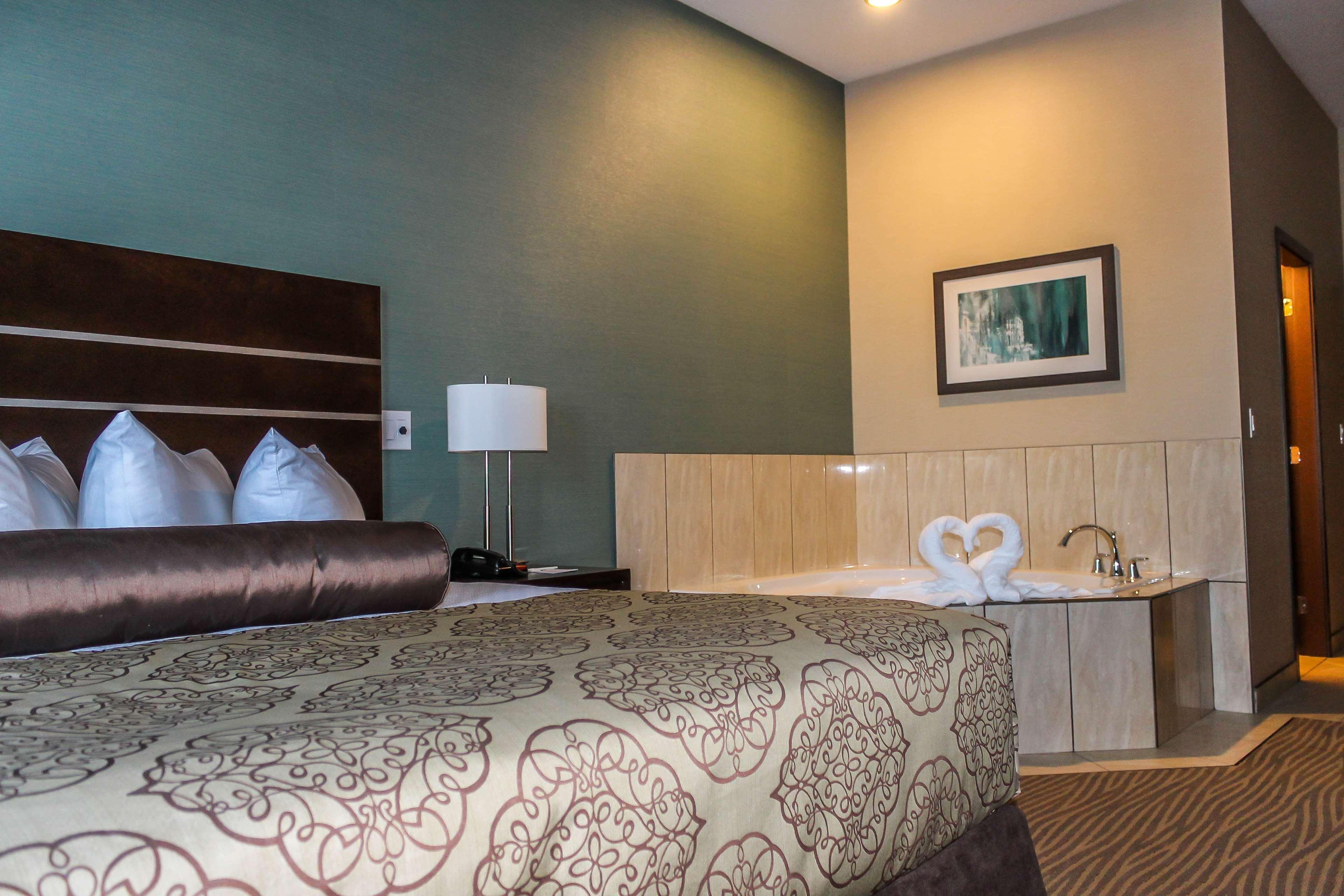 Best Western Plus Moosomin Hotel Exterior photo
