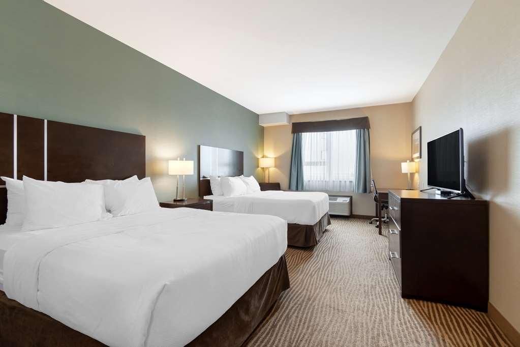 Best Western Plus Moosomin Hotel Room photo