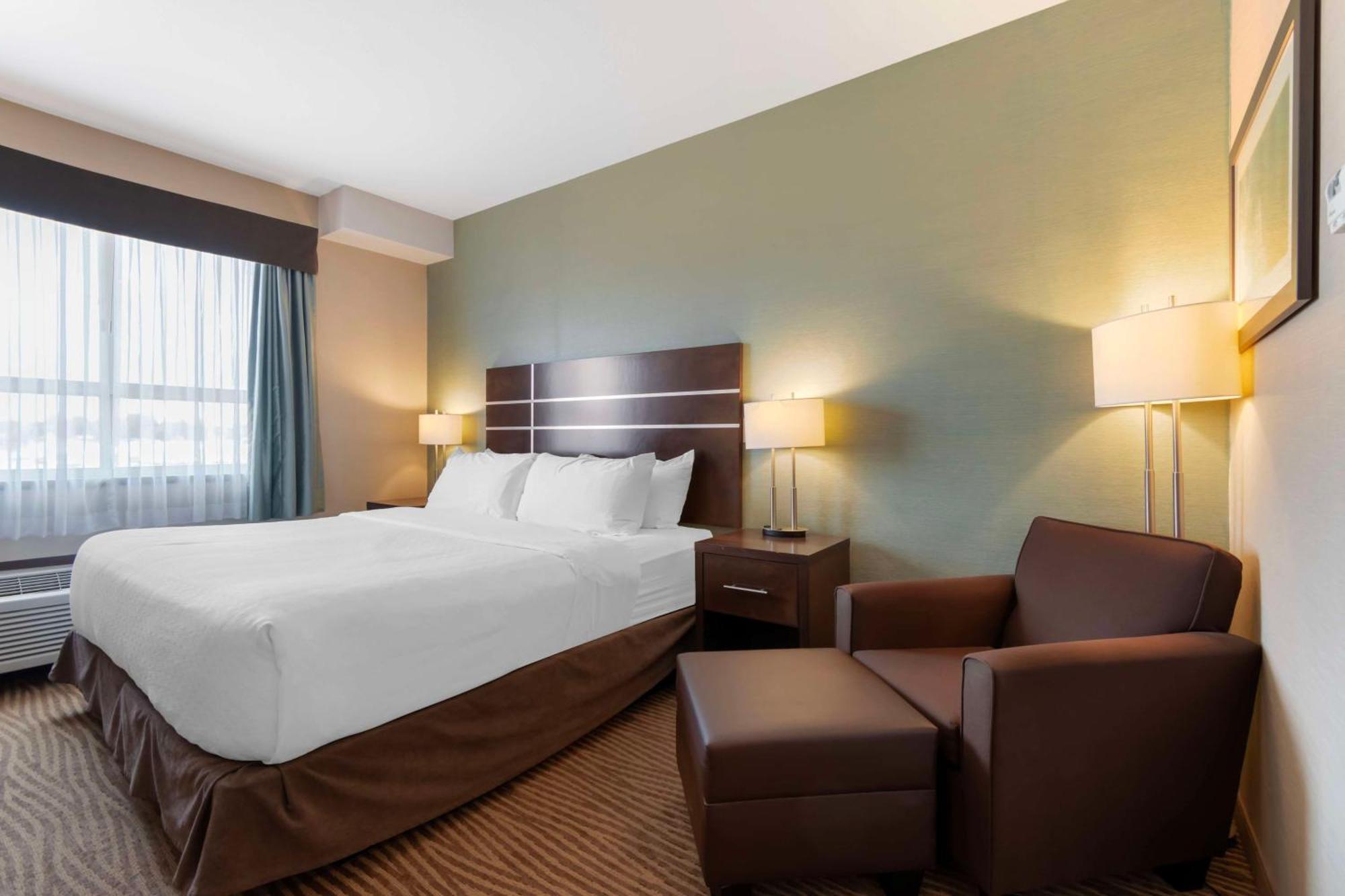 Best Western Plus Moosomin Hotel Exterior photo