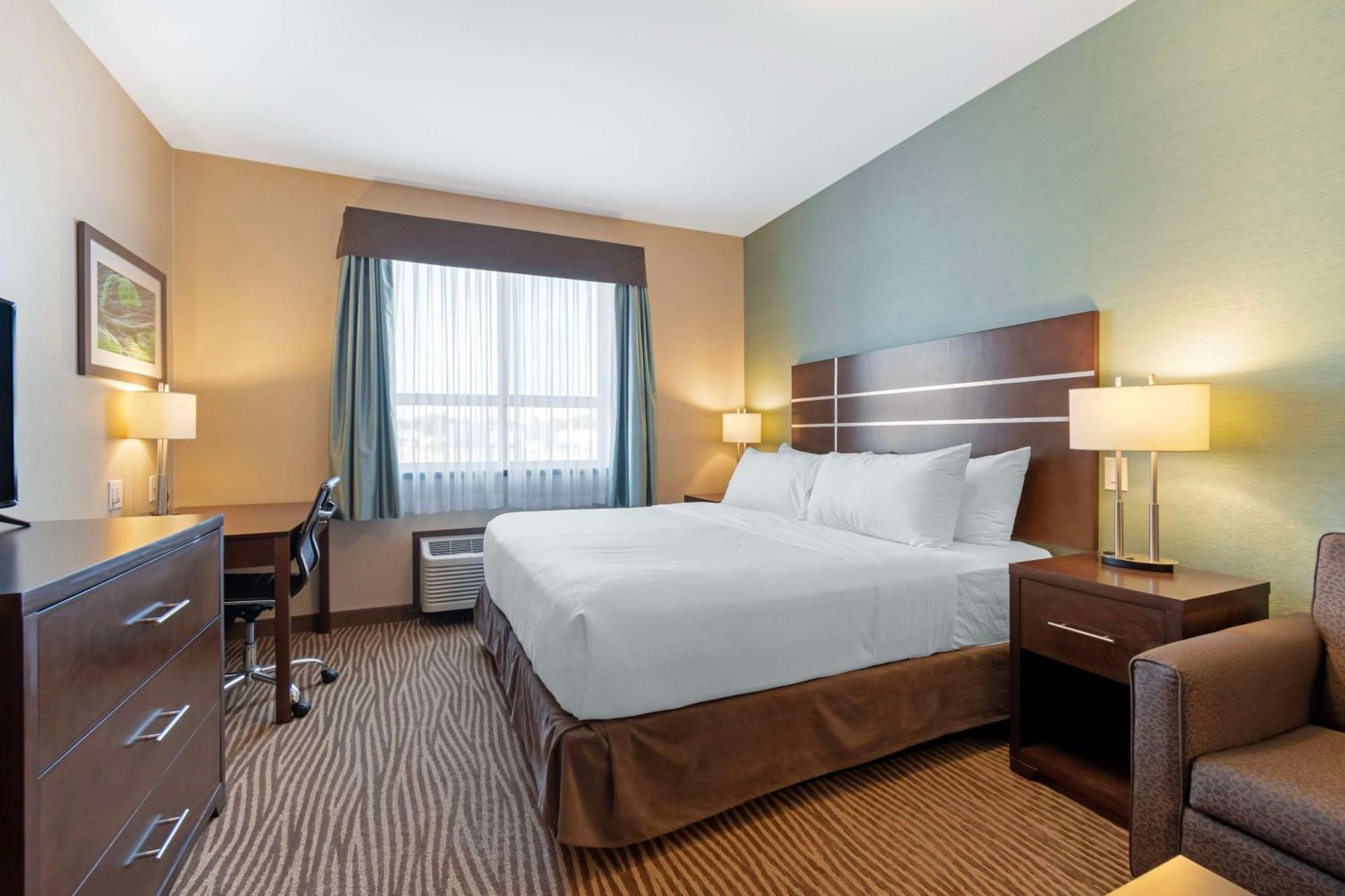 Best Western Plus Moosomin Hotel Exterior photo