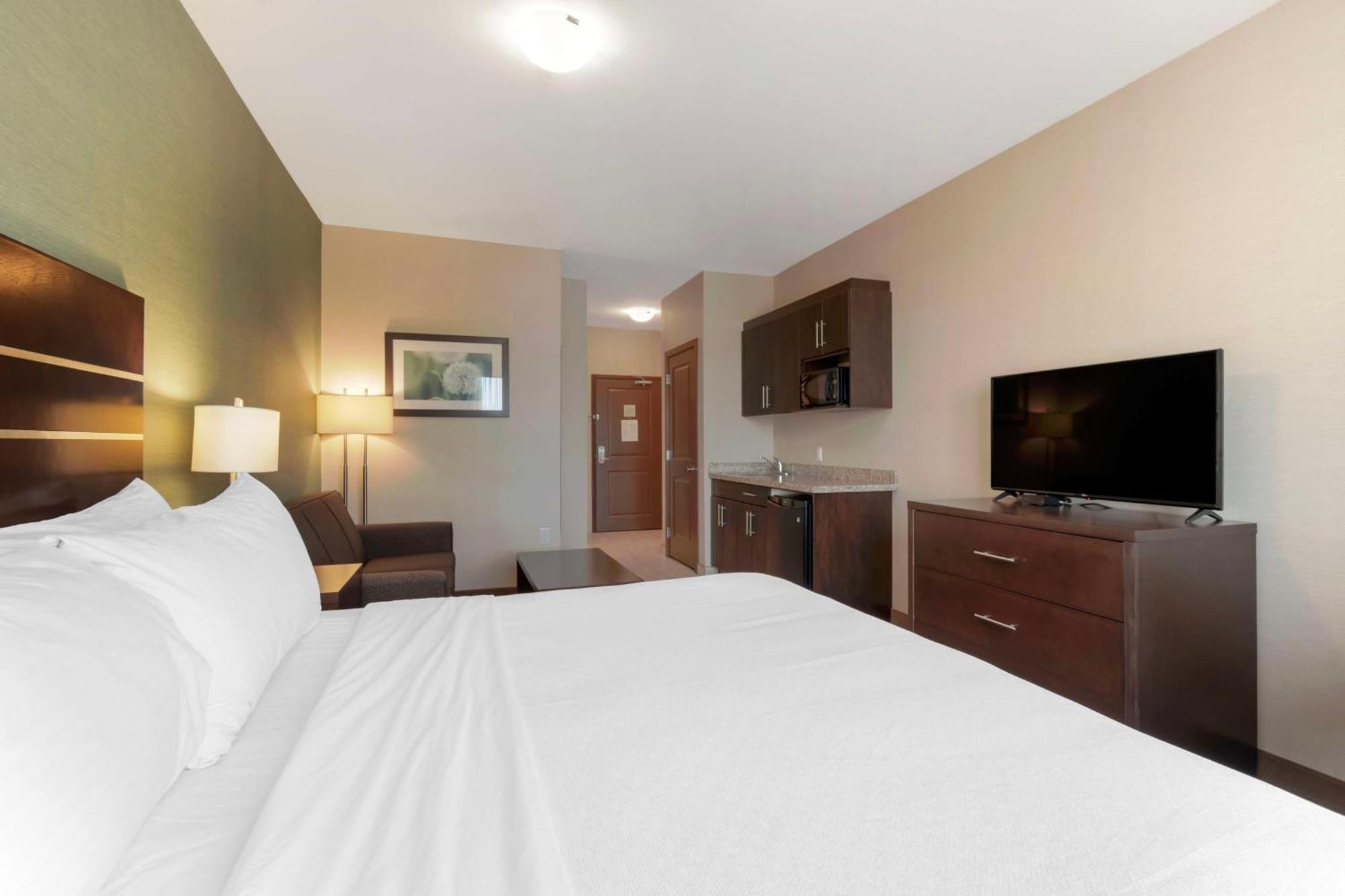 Best Western Plus Moosomin Hotel Exterior photo