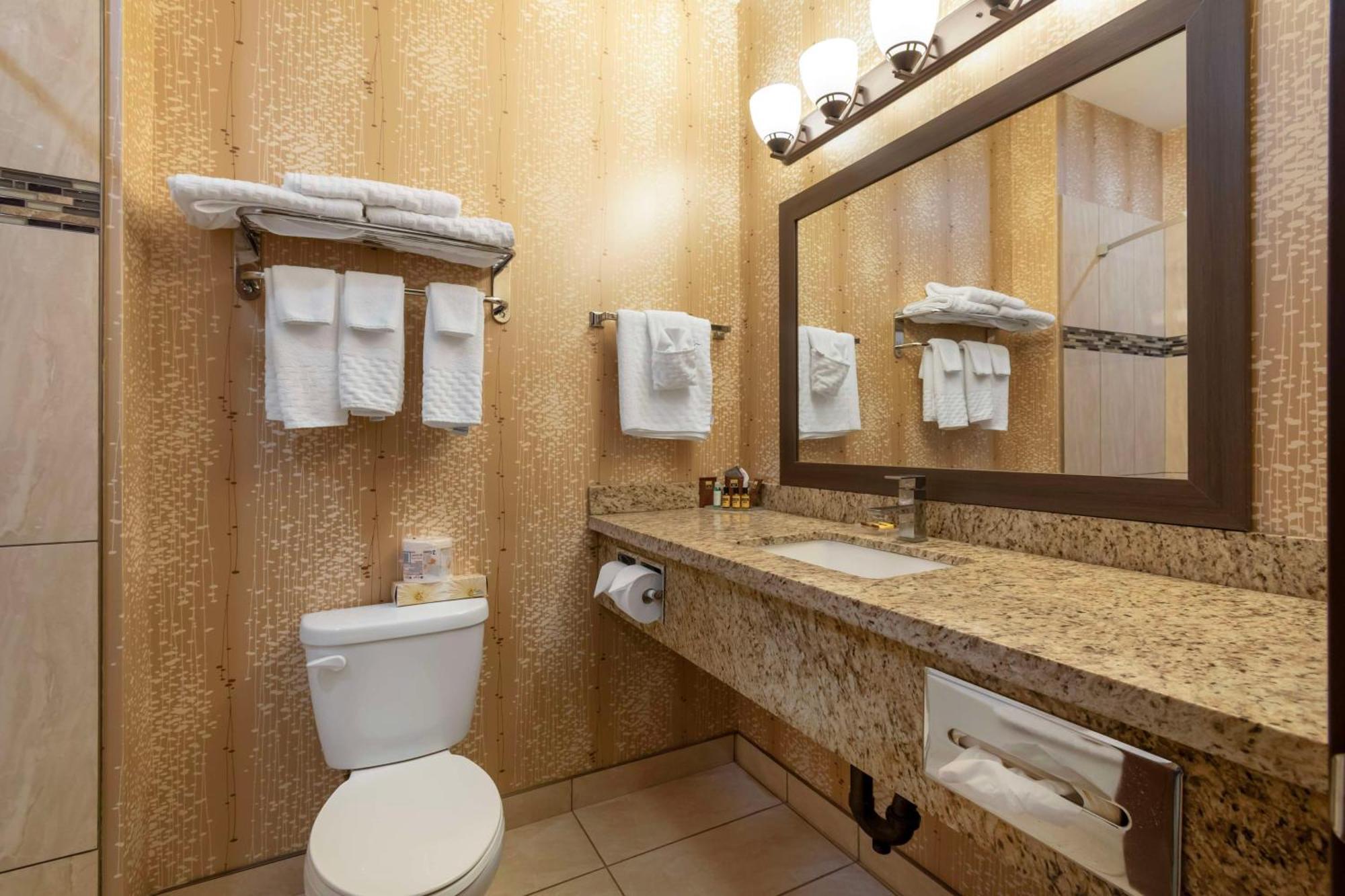 Best Western Plus Moosomin Hotel Exterior photo