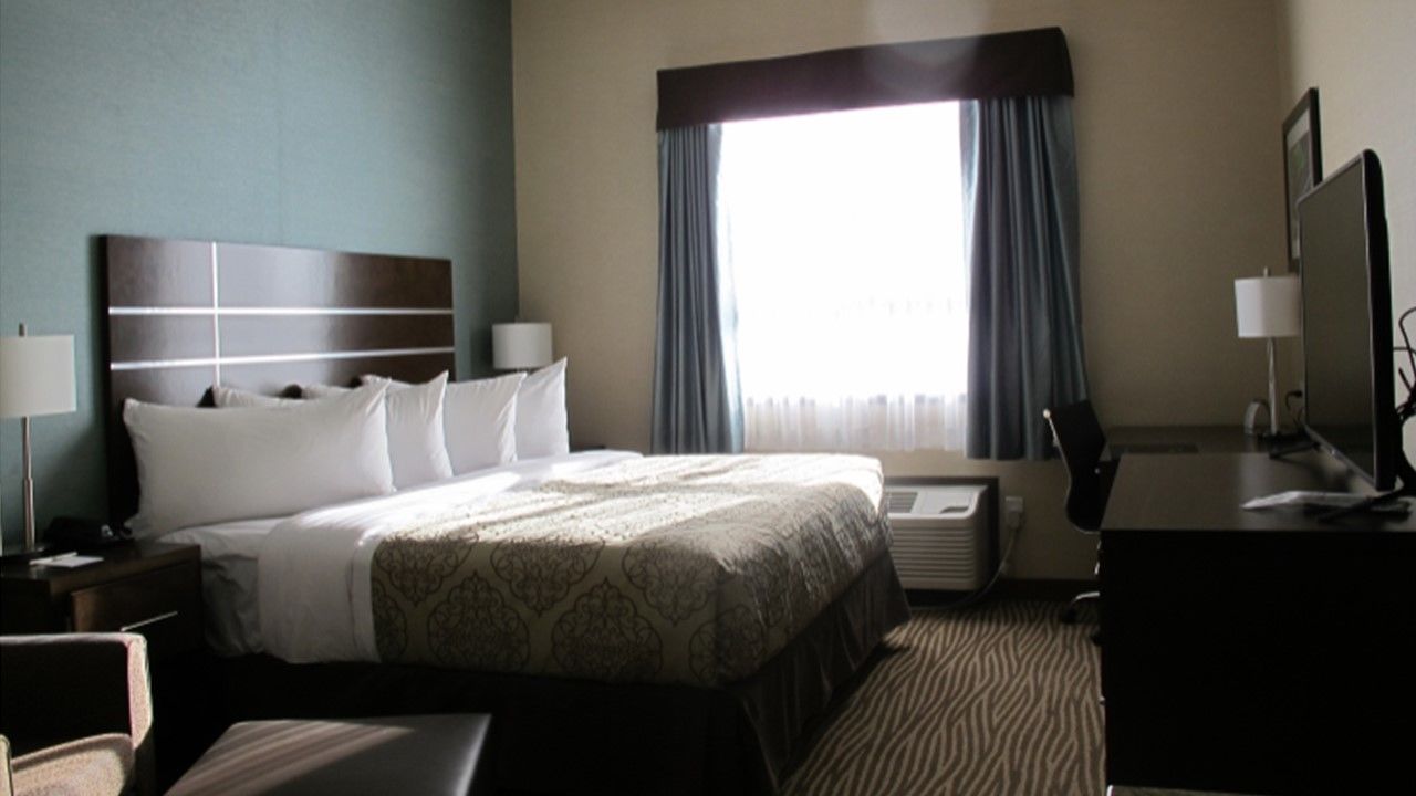 Best Western Plus Moosomin Hotel Exterior photo