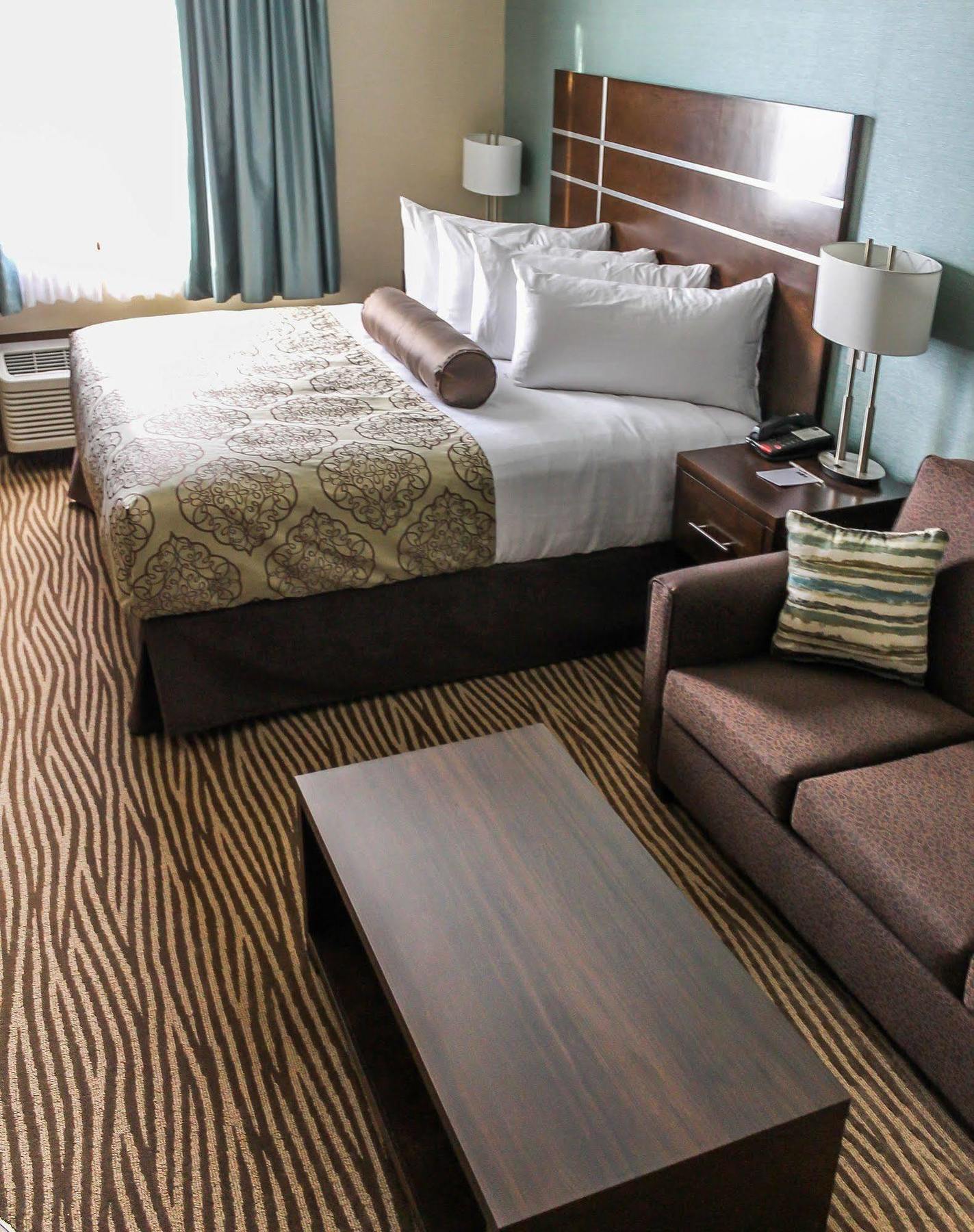 Best Western Plus Moosomin Hotel Exterior photo