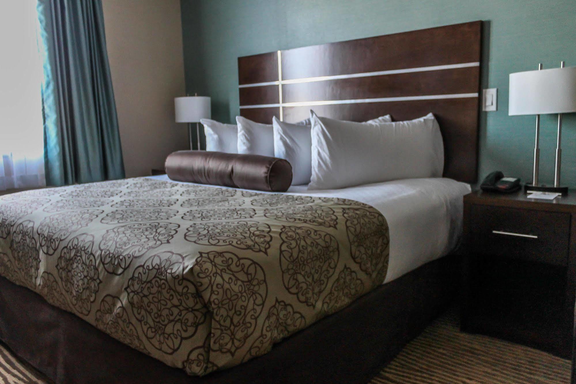 Best Western Plus Moosomin Hotel Exterior photo