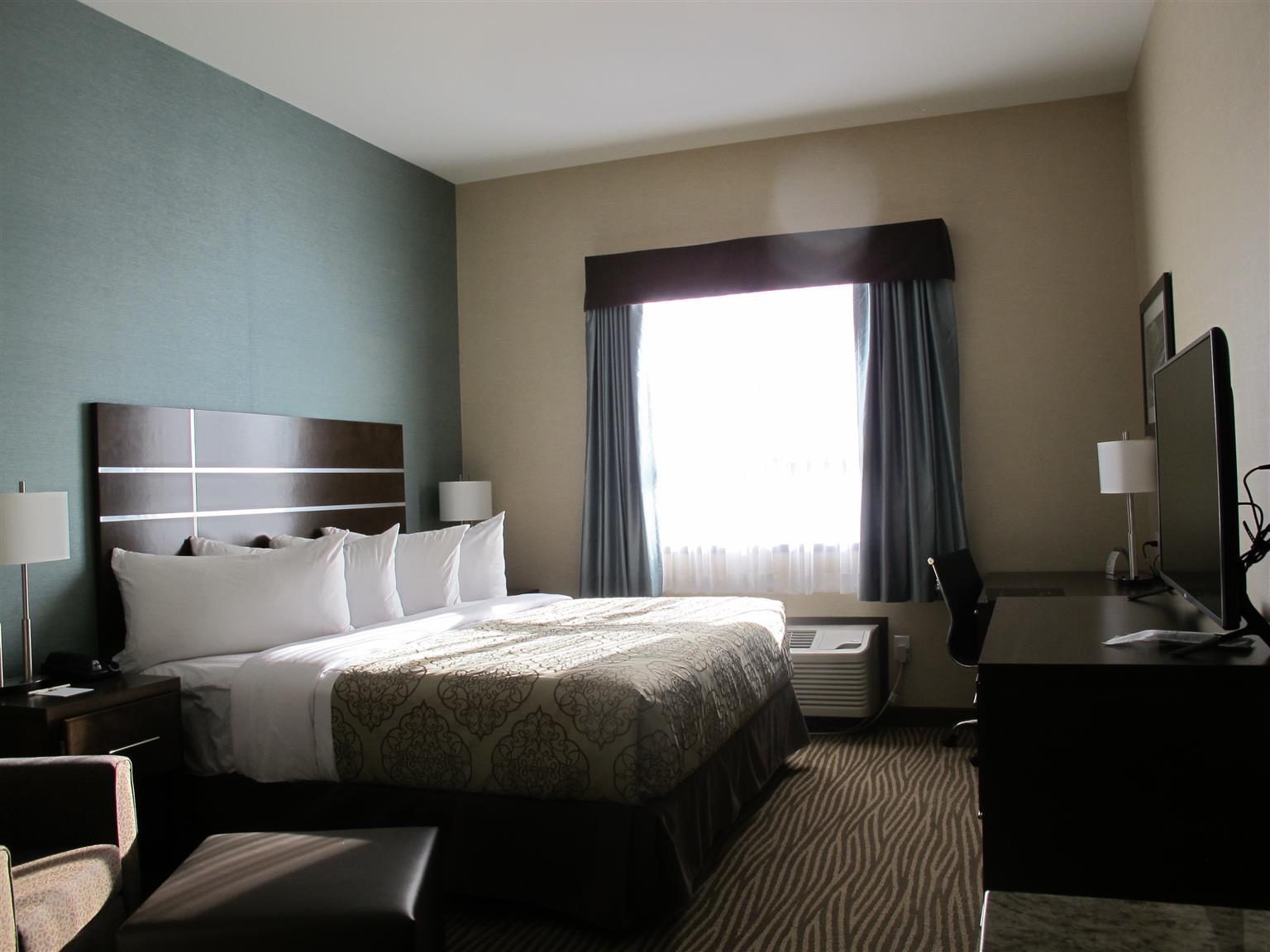 Best Western Plus Moosomin Hotel Exterior photo